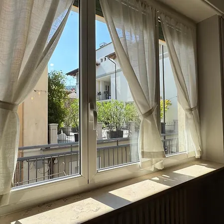 Daire Grisoni Brothers' House - Grisoni Streetview *